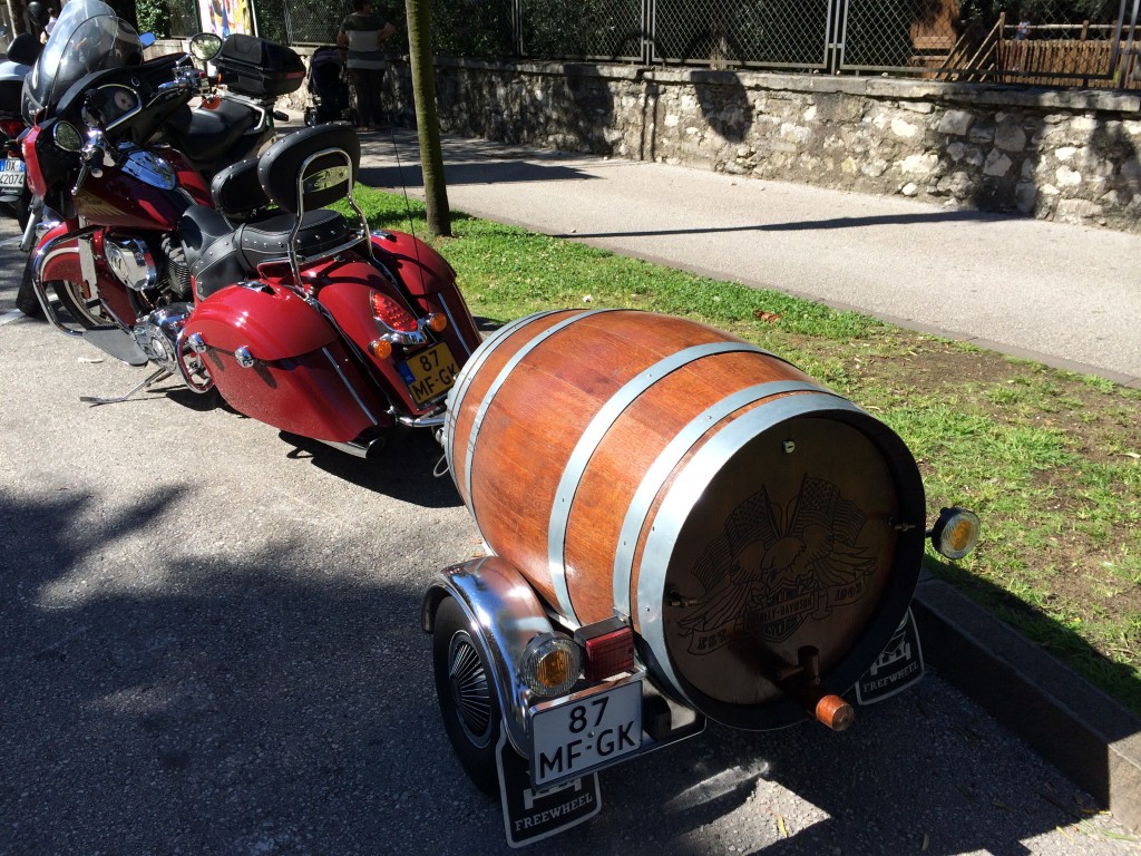 moto che va ... a tutta birra (foto scattata a Riva del Garda il 2 settembre 2014