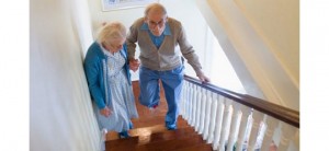anziani-che-fanno-le-scale