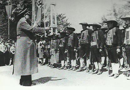 Franz Hofer parla agli Schützen in occasione del "Kreisschiessen" a Brunico, maggio 1944 (Slg. Wassermann/Niederdorf)