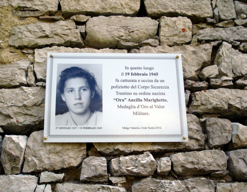 Passo del Borcon - malga Valarica di sotto - la targa in memoria di Ancilla Marighetto - Ora, la partigiana uccisa da un maresciallo del Cst nel febbraio 1945