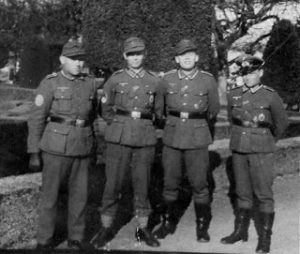 I tedeschi, con gli uomini della dodicesima compagnia del Cst, i mongoli del Turkestan di stanza a Strigno