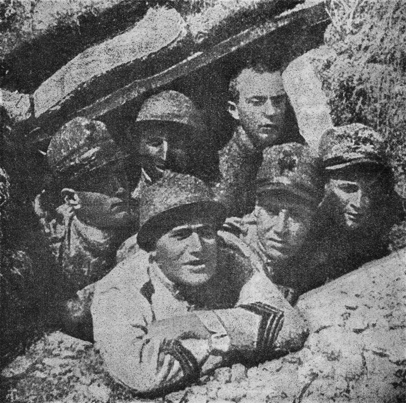 Mussolini caporale in una trincea sul Carso