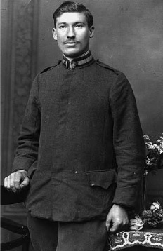 Angelo Peruzzo in divisa da soldato dell’Esercito Italiano durante la guerra 1915-‘18