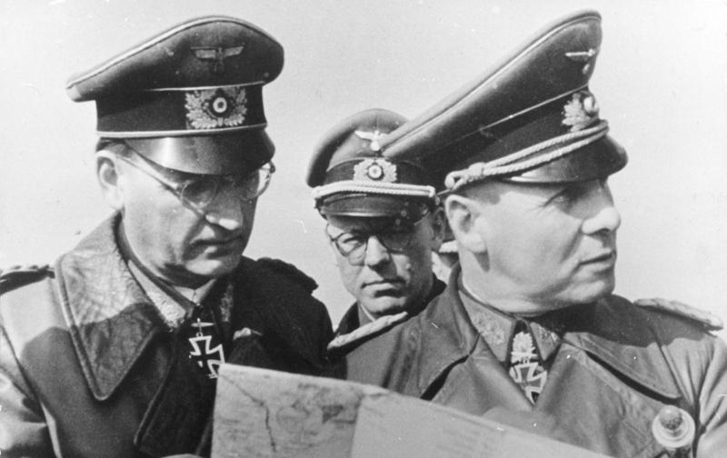 Speidel (a sinistra) con Rommel