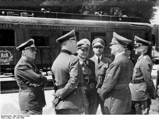 Bundesarchiv_Bild_183-M1112-500,_Waffenstillstand_von_Compiegne,_Hitler,_Goering