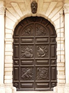 Trento-Palazzo_Fugger-Galasso-portal_detail (1)