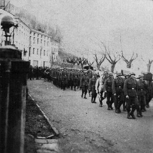 La 2ª Compagnia dell'SS-Wehrgeologen-Bataillon 500 sfila a Valli del Pasubio il 2 dicembre 1944 per il funerale dell'SS-Schütze Wainer Novellini