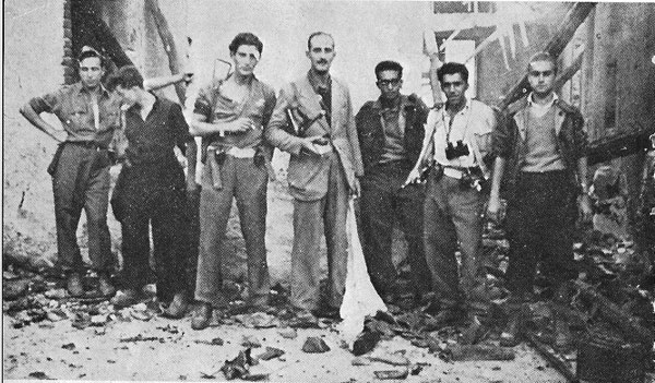 La Brigata partigiana "Giustizia e Libertà" di Biella. Giorgio Marincola è il terzo da destra.