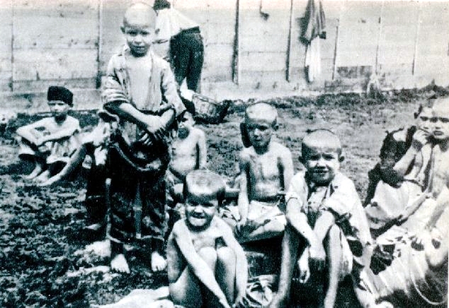 Inmate_children_at_the_Rab_concenctration_camp